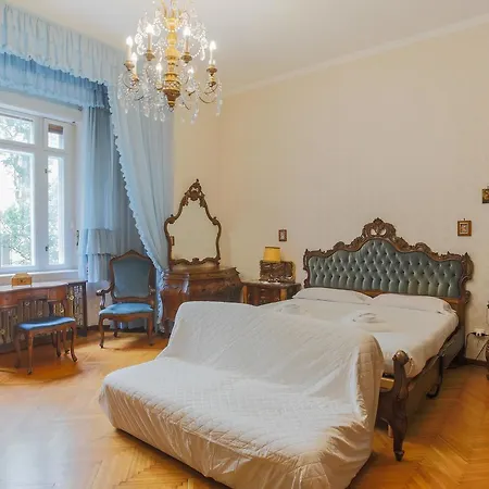 Triestevillas Retro' Decor Laghi, 7guests Apartment *