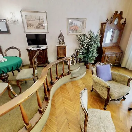 Triestevillas Retro' Decor Laghi, 7guests Apartment Trieste